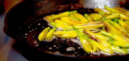 Tasty Beauty: Eating Daylily Buds – www.OldHouseGardens.com